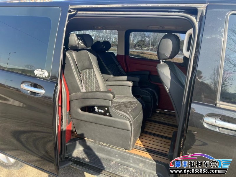 18年奔驰威霆轿车抵押车出售