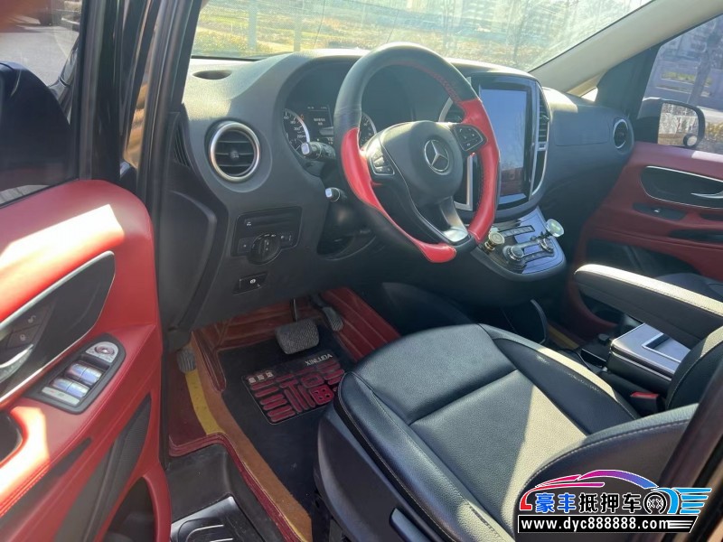 18年奔驰威霆轿车抵押车出售