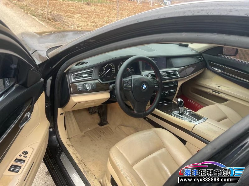 10年宝马7系轿车抵押车出售