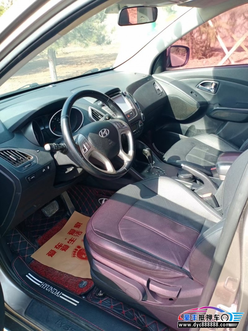 16年现代ix35轿车抵押车出售