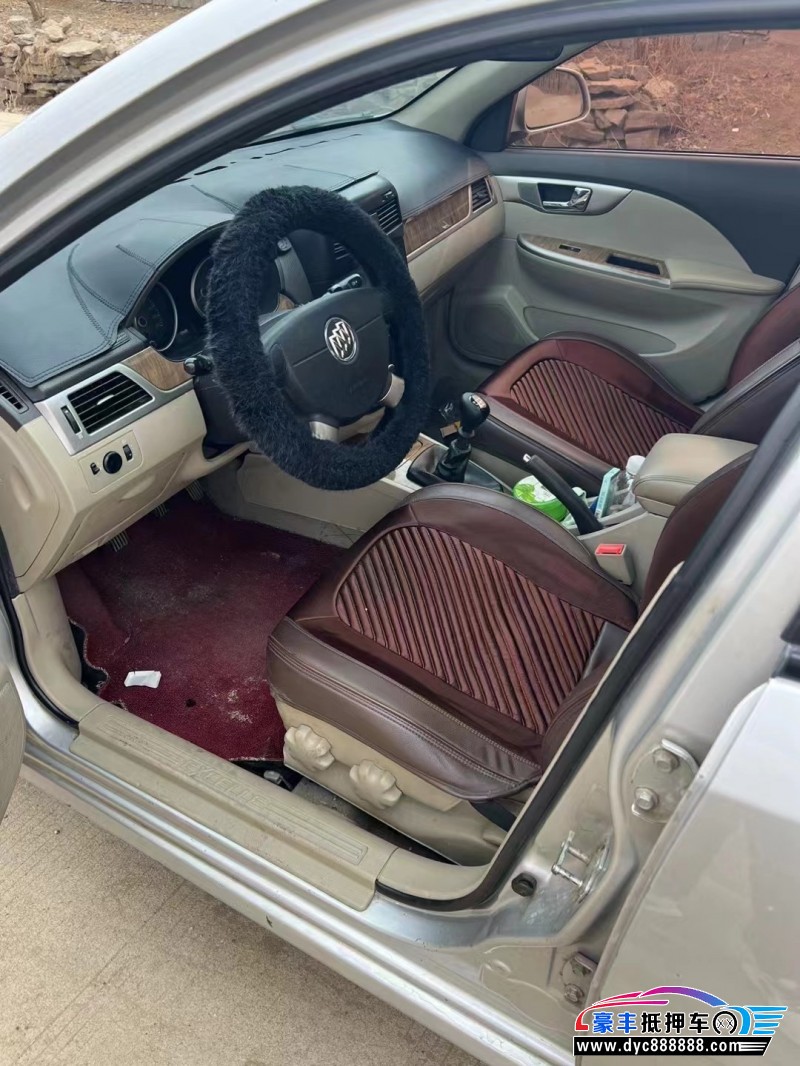 16年别克凯越轿车抵押车出售