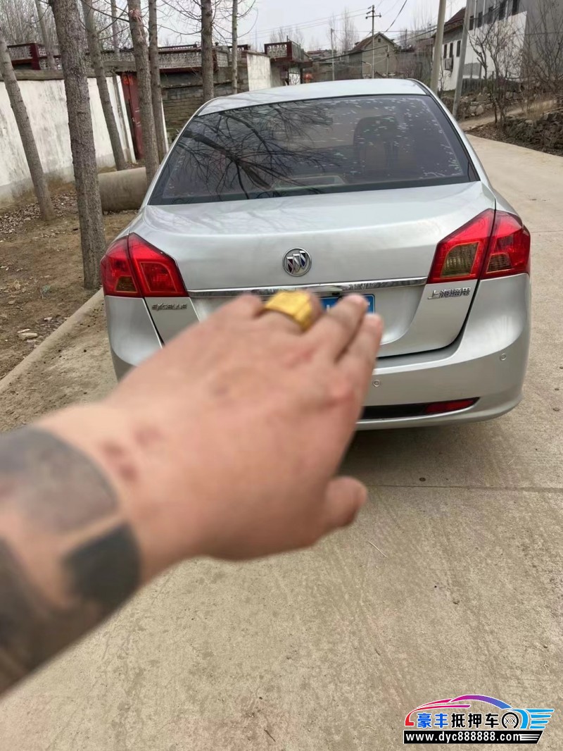 16年别克凯越轿车抵押车出售