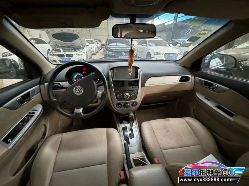 13年别克凯越轿车抵押车出售