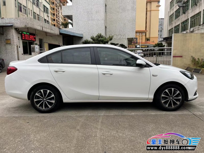 18年别克凯越轿车抵押车出售