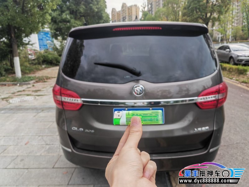 15年别克GL8轿车抵押车出售