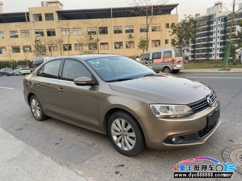 14年大众速腾轿车抵押车出售