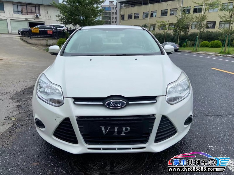 15年福特福克斯轿车抵押车出售