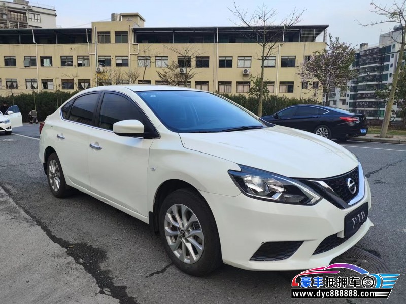 22年日产轩逸轿车抵押车出售