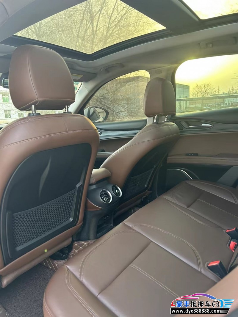 19年阿尔法·罗密欧Stelvio轿车抵押车出售