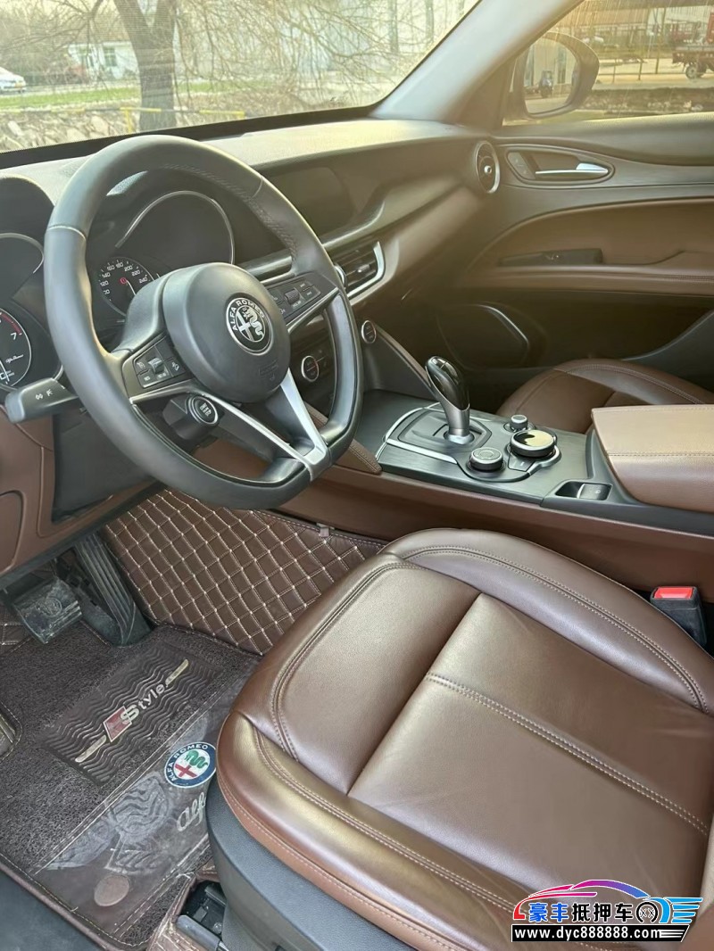 19年阿尔法·罗密欧Stelvio轿车抵押车出售