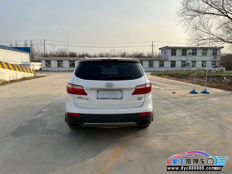 14年现代格锐轿车抵押车出售