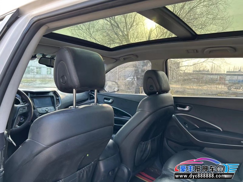 14年现代格锐轿车抵押车出售