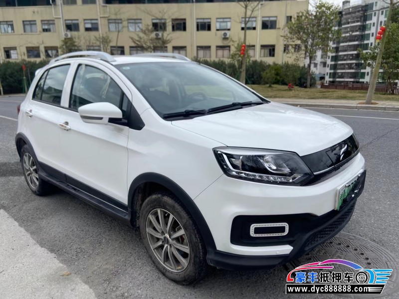 22年云度π1轿车抵押车出售