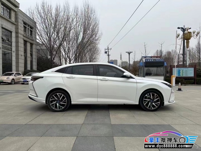 19年东风风神奕炫轿车抵押车出售