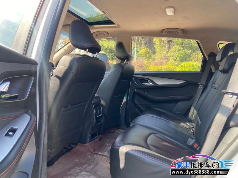 17年宝骏560轿车抵押车出售