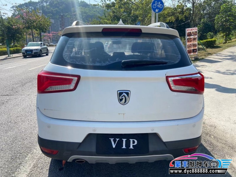 17年宝骏560轿车抵押车出售