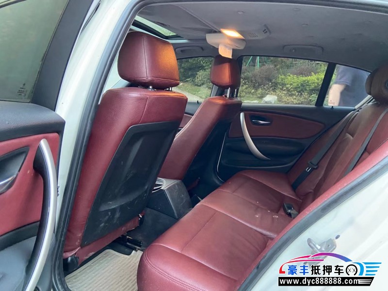 11年宝马1系轿车抵押车出售