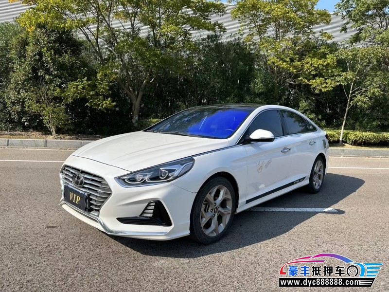 18年现代索纳塔轿车抵押车出售