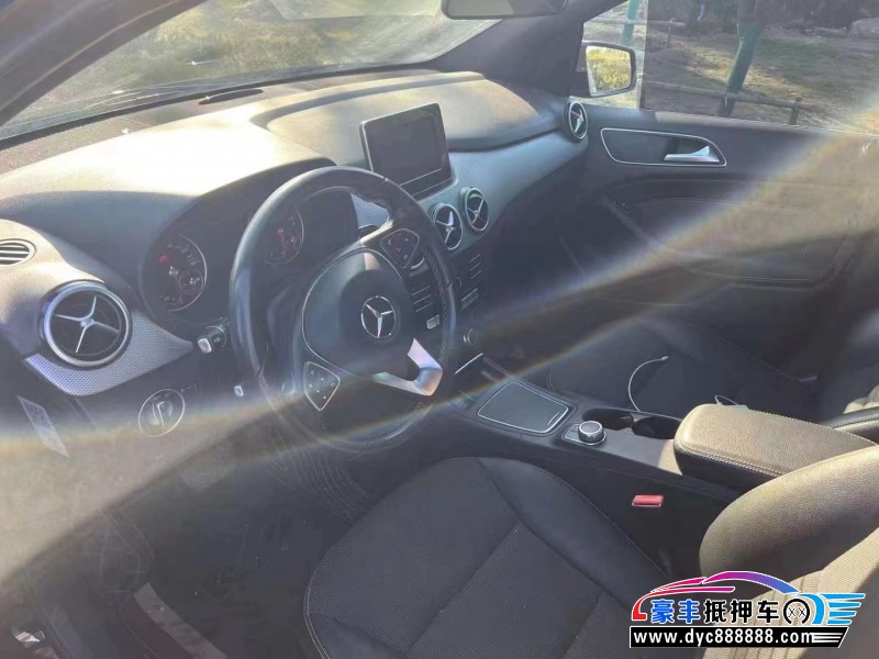 15年奔驰B轿车抵押车出售