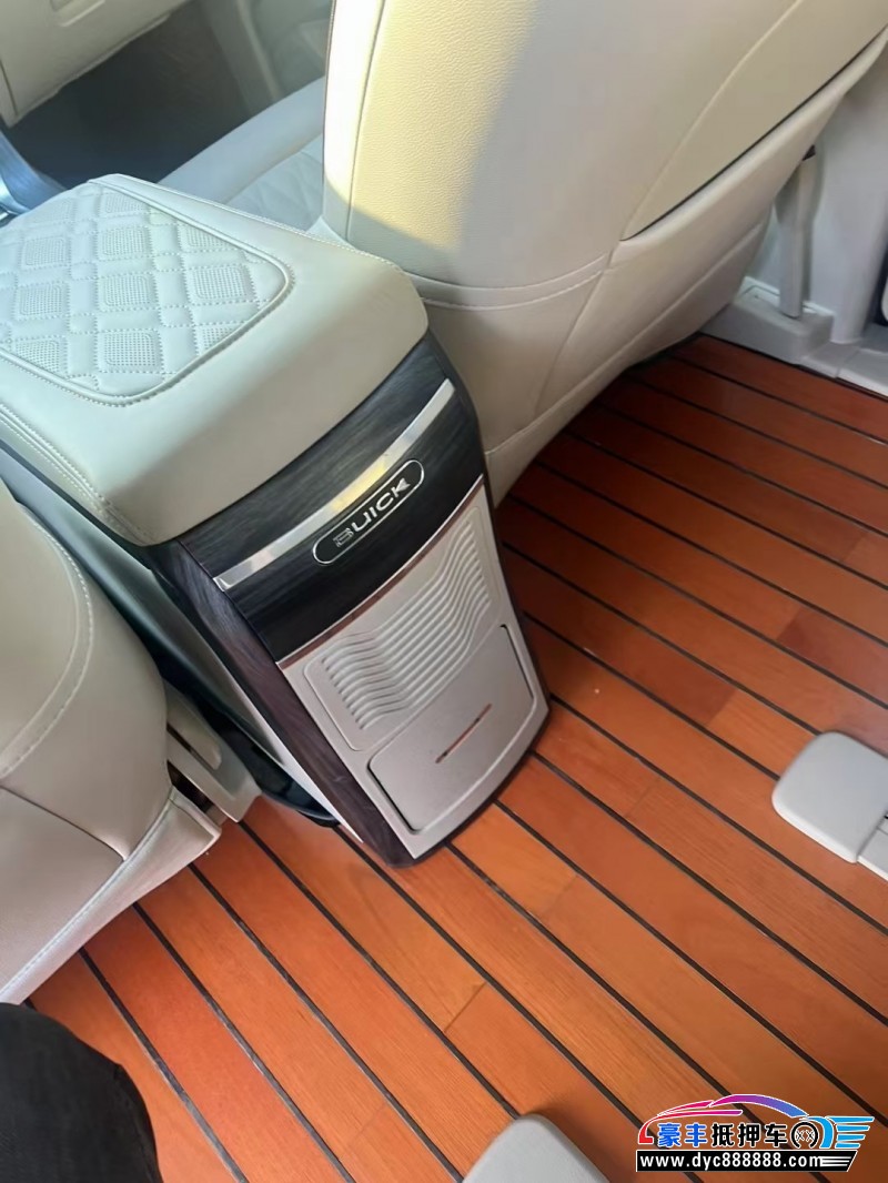 21年别克GL8轿车抵押车出售