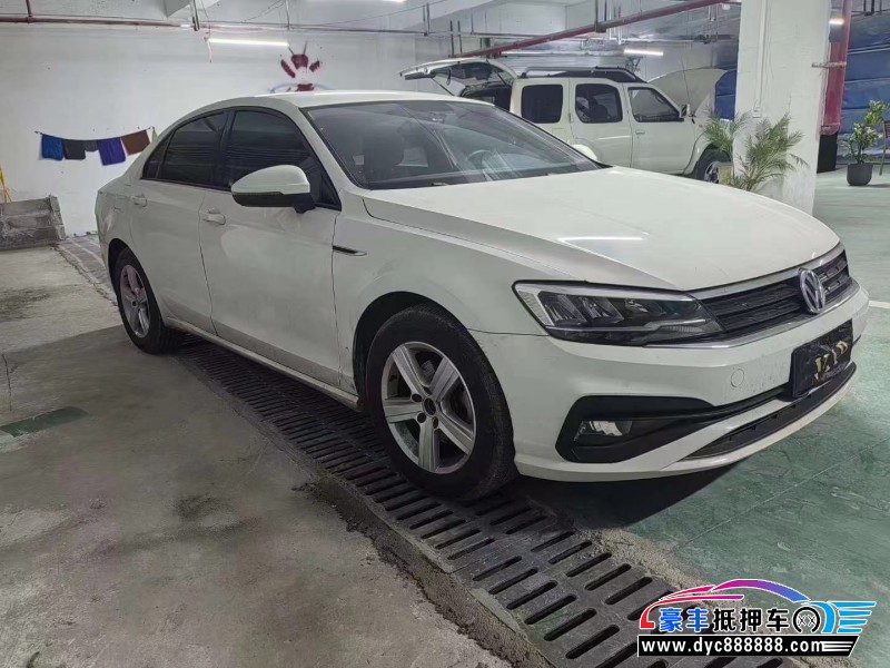 20年大众凌渡轿车抵押车出售