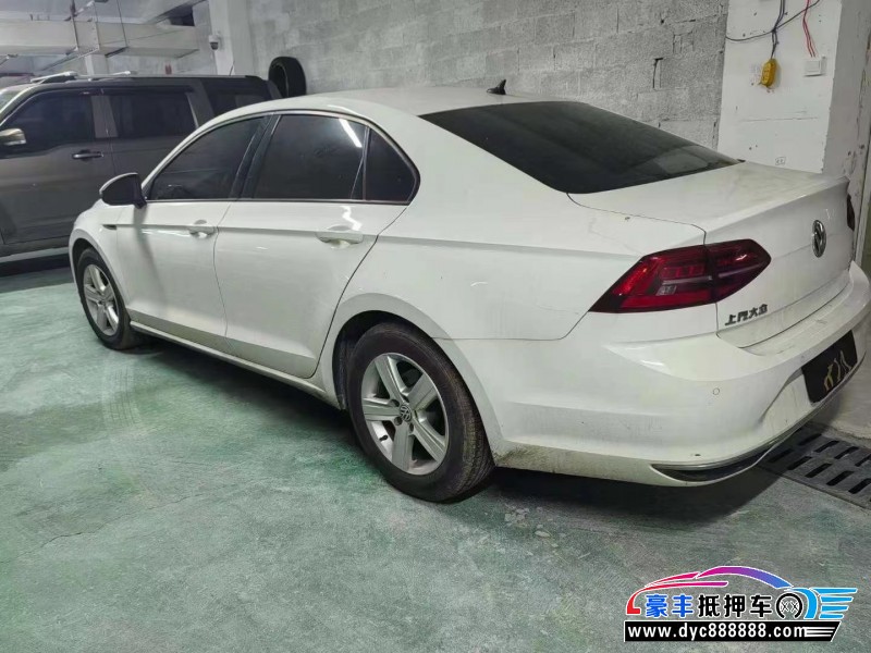 20年大众凌渡轿车抵押车出售