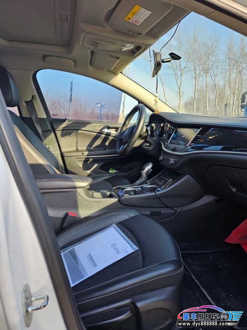 19年别克威朗轿车抵押车出售