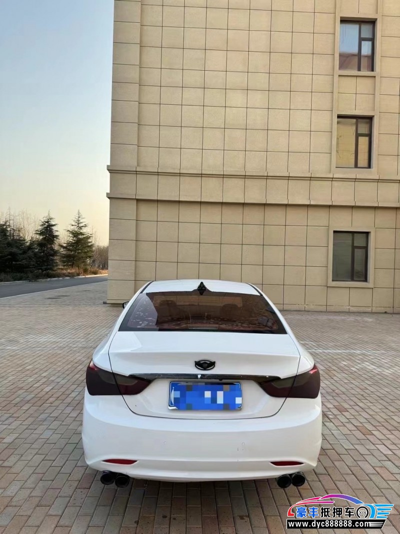 12年现代索纳塔八轿车抵押车出售