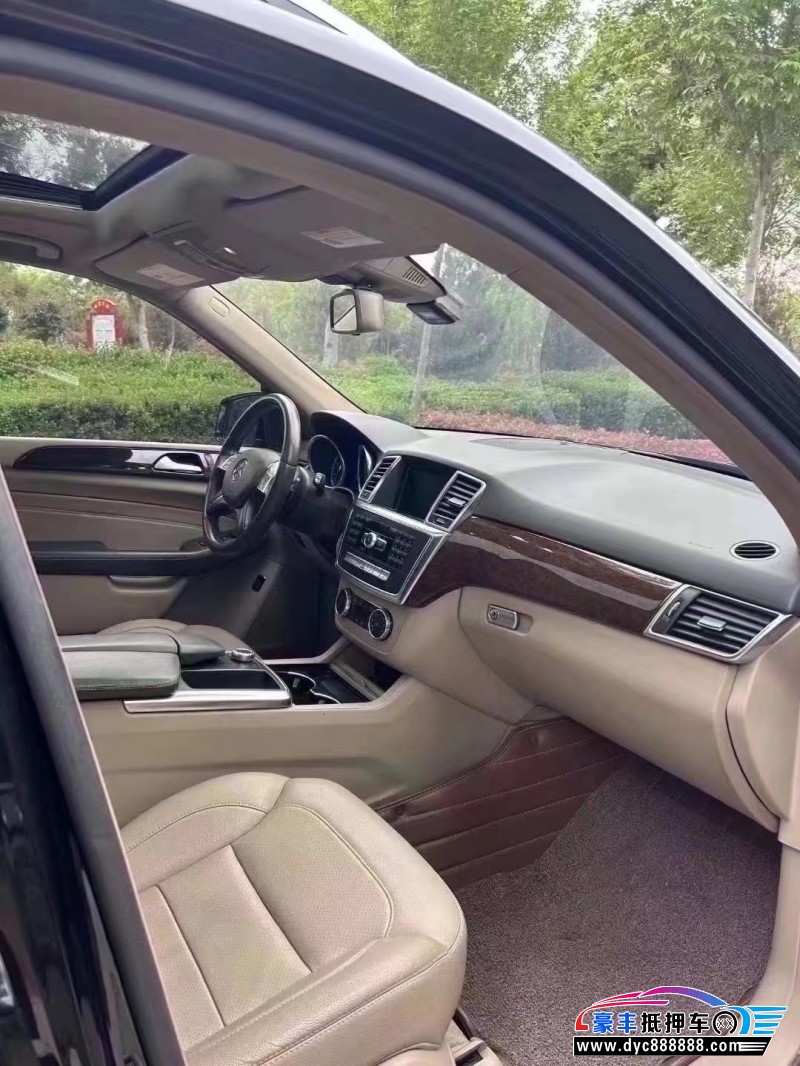 14年奔驰ML轿车抵押车出售