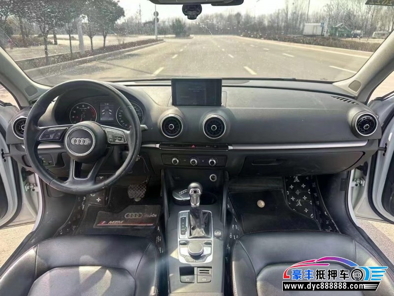 18年奥迪A3轿车抵押车出售