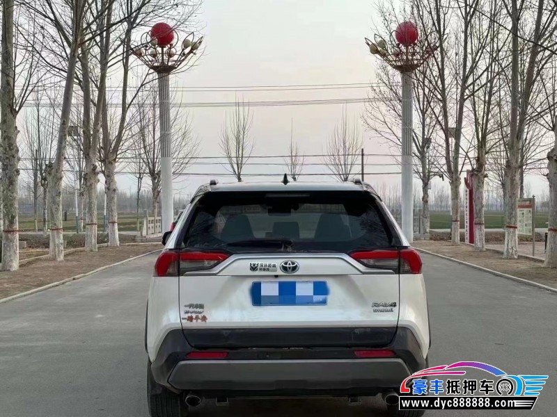 21年丰田RAV4轿车抵押车出售