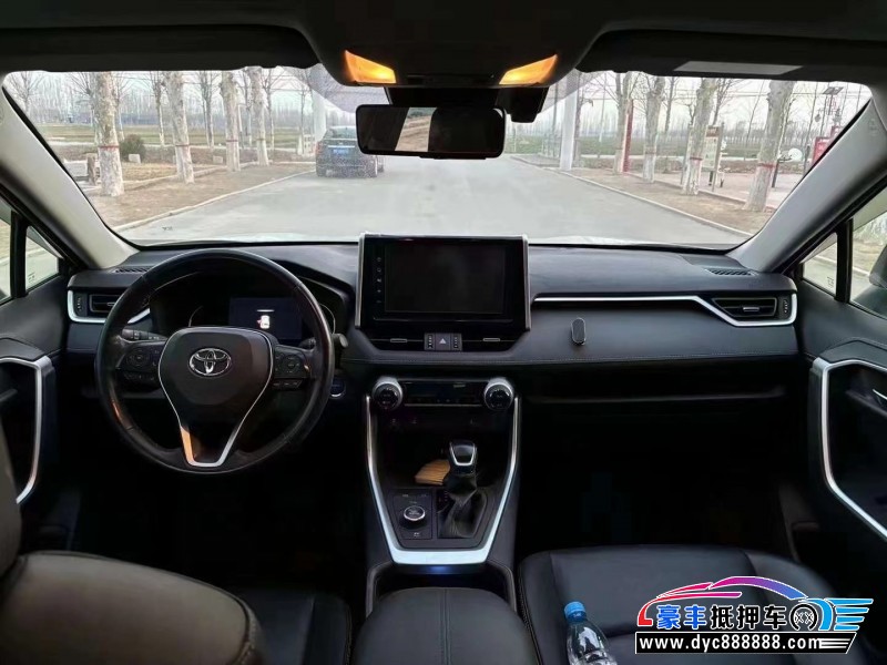 21年丰田RAV4轿车抵押车出售