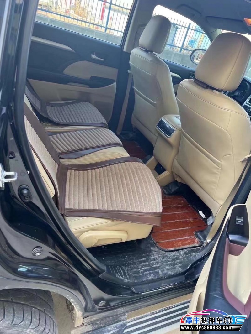 17年丰田汉兰达轿车抵押车出售