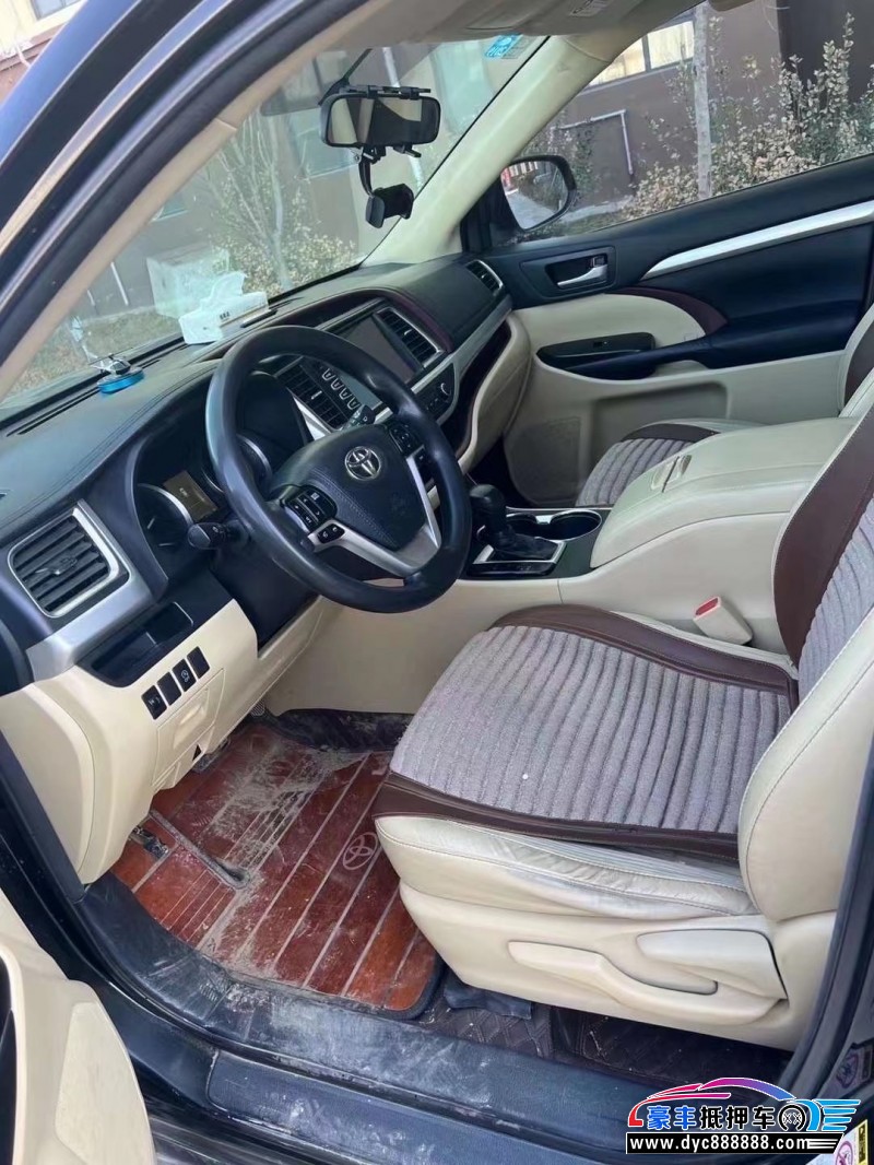 17年丰田汉兰达轿车抵押车出售