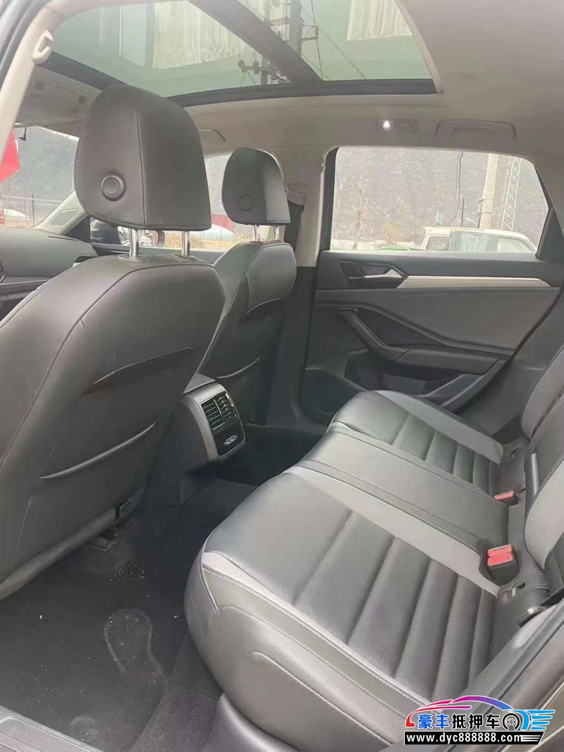 19年大众速腾轿车抵押车出售