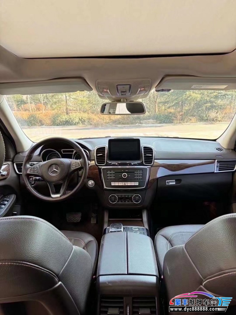 17年奔驰GLS轿车抵押车出售