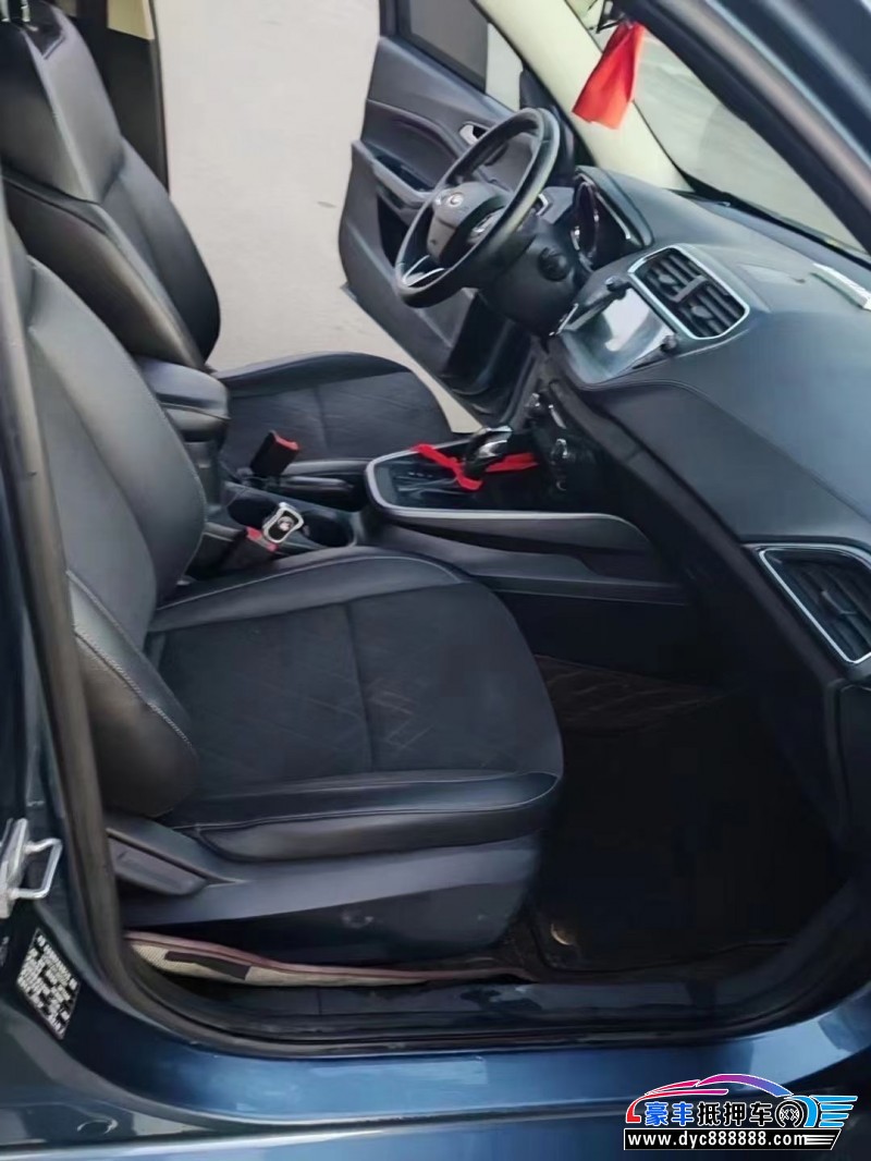 20年福特福睿斯轿车抵押车出售