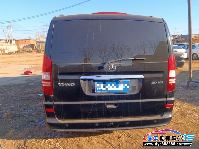 13年奔驰唯雅诺轿车抵押车出售