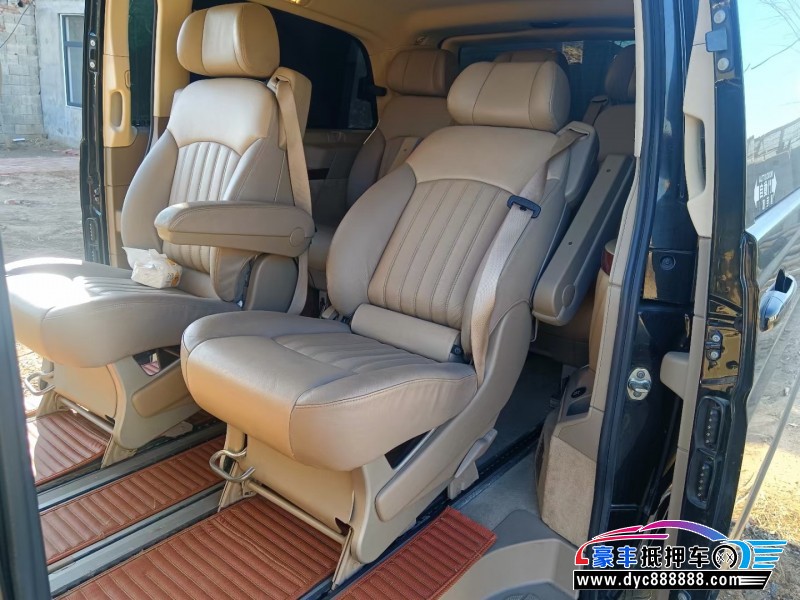 13年奔驰唯雅诺轿车抵押车出售