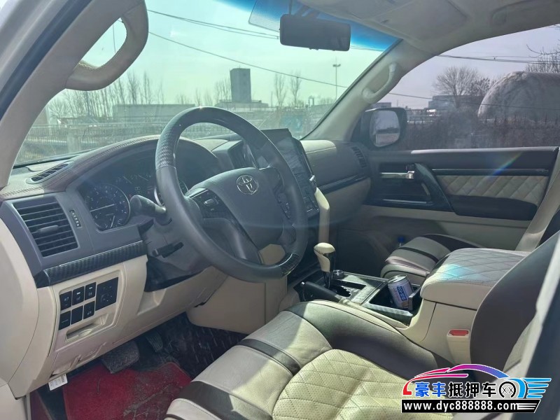16年丰田兰德酷路泽（陆巡）轿车抵押车出售