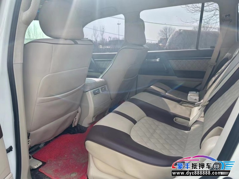 16年丰田兰德酷路泽（陆巡）轿车抵押车出售