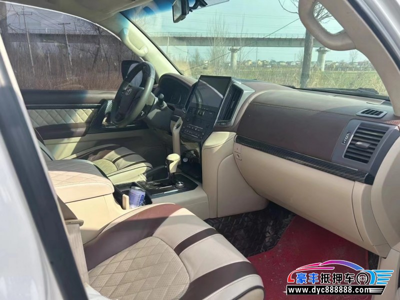 16年丰田兰德酷路泽（陆巡）轿车抵押车出售