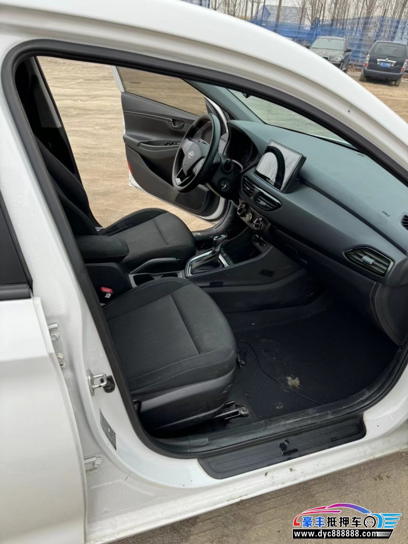 19年现代悦动轿车抵押车出售