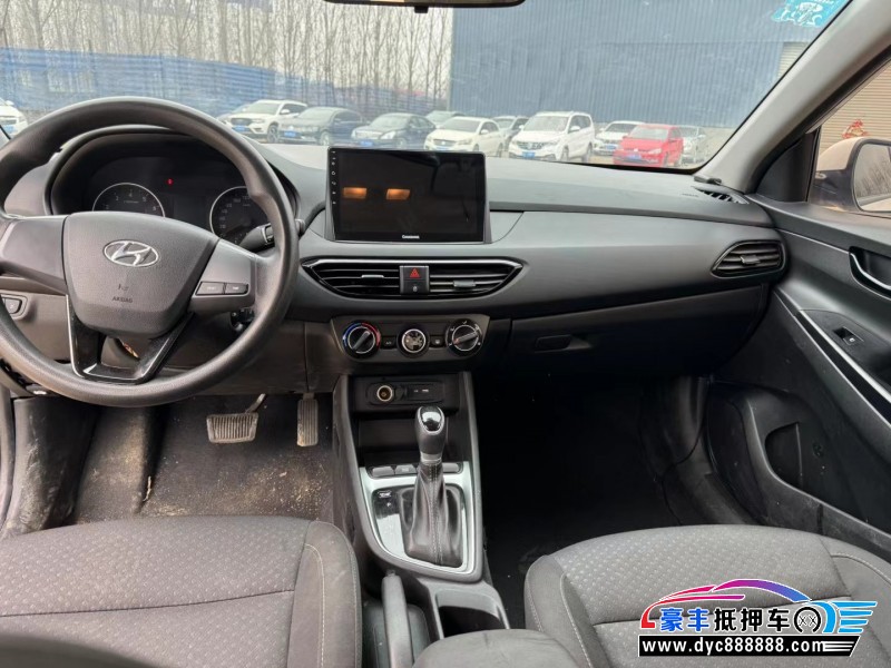 19年现代悦动轿车抵押车出售