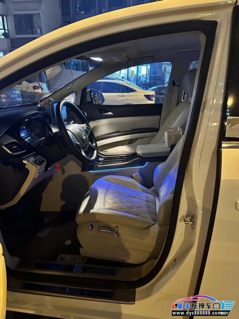 22年别克GL8轿车抵押车出售