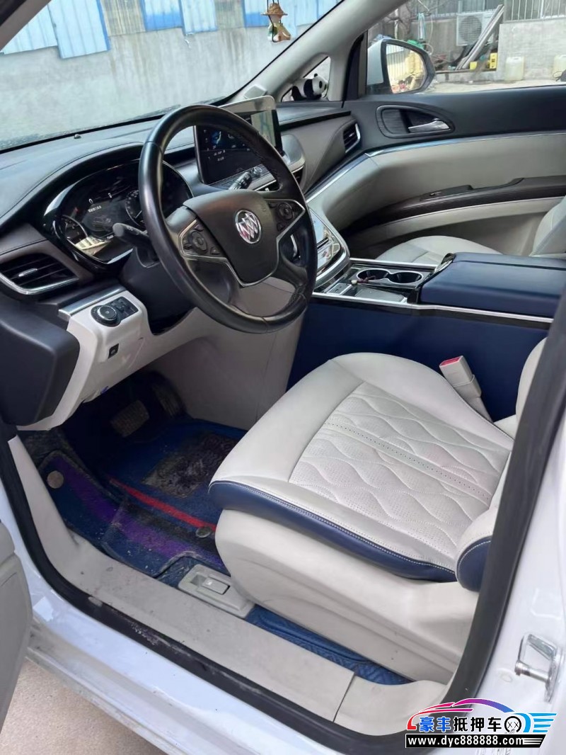 20年别克GL8轿车抵押车出售