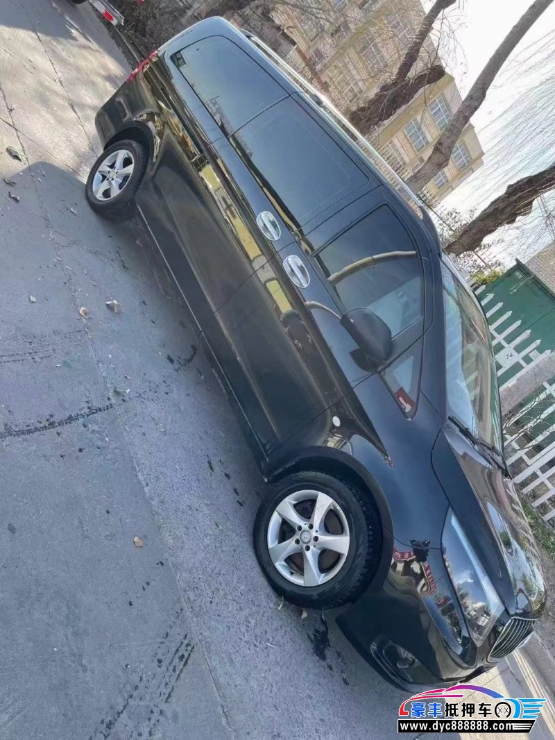 17年奔驰威霆轿车抵押车出售