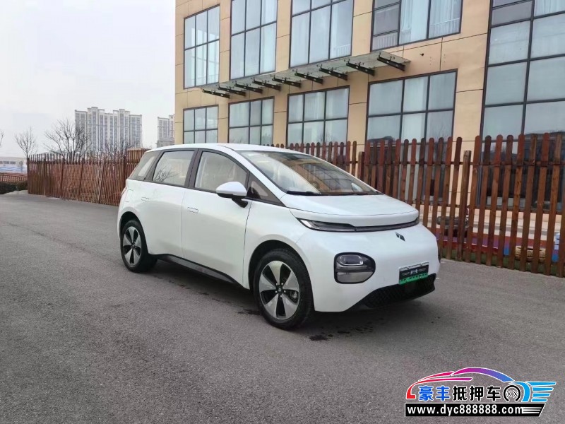 23年宝骏云朵轿车抵押车出售