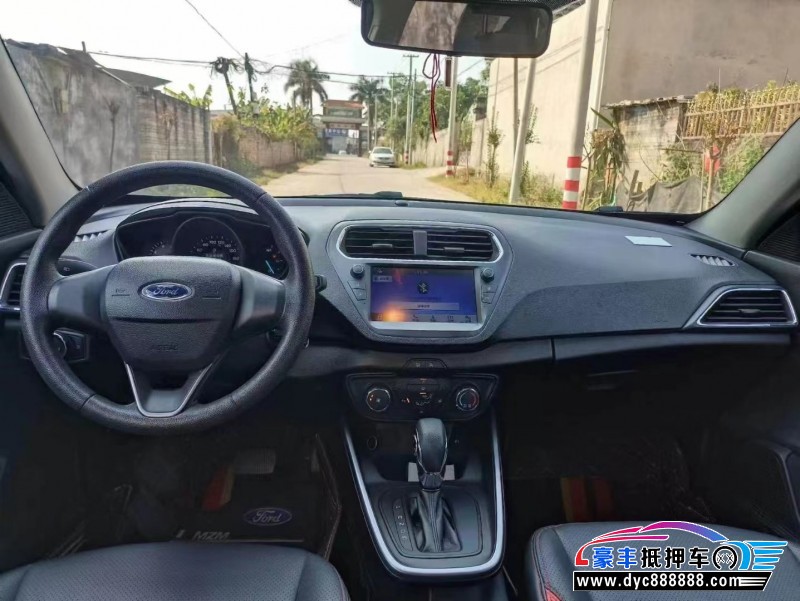 19年福特福睿斯轿车抵押车出售