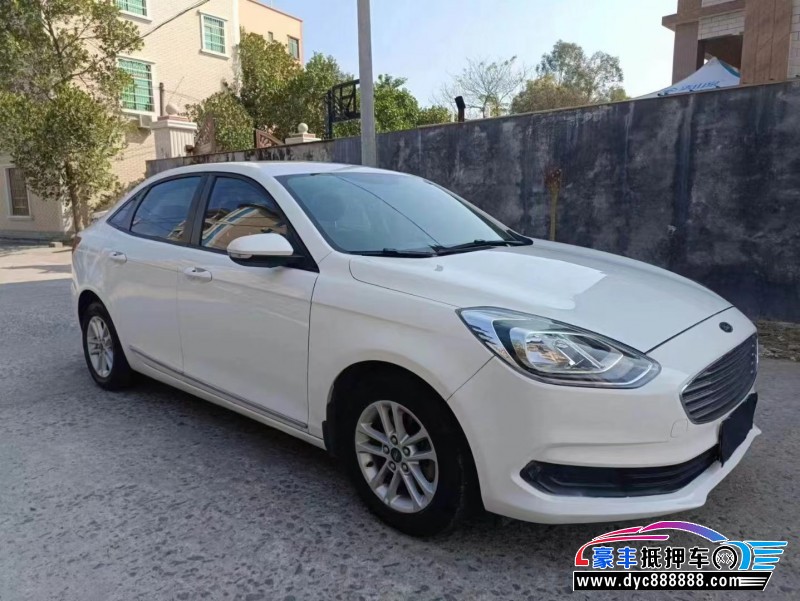 19年福特福睿斯轿车抵押车出售